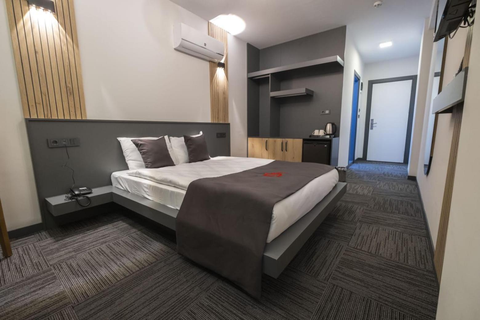 Dewy Hotel Измир Екстериор снимка